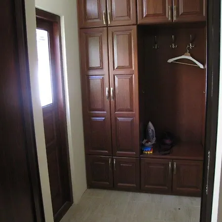 Vergie, Fully Private *