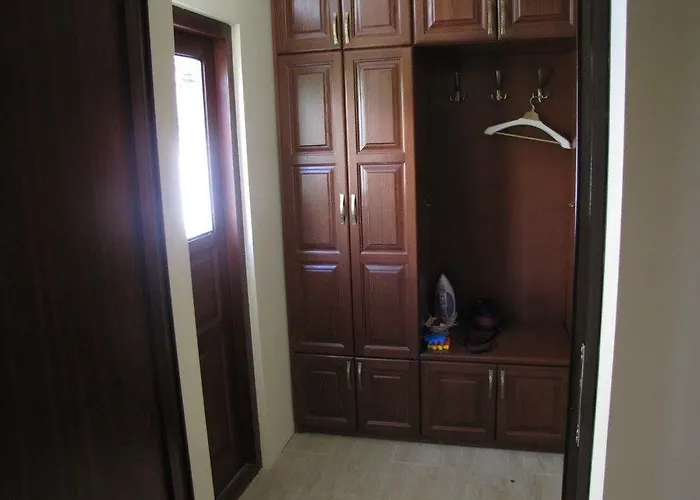 Vergie, Fully Private *